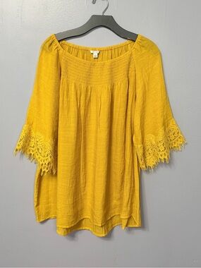 #18)  NWOT Women’s Mustard-Yellow Peasant Tunic with Lace Bell Sleeves